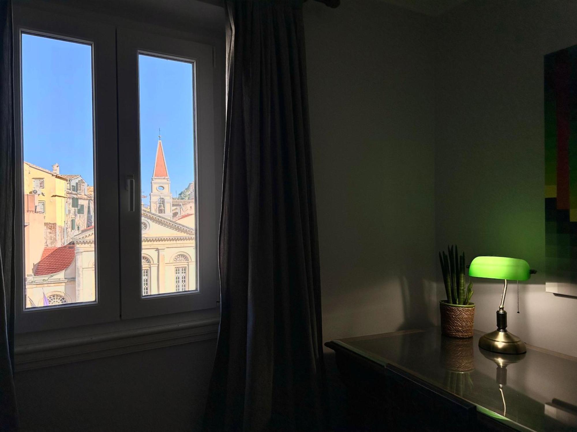 "San Giacomo Square Apt." In The Heart Of Old Town Corfu  Екстериор снимка