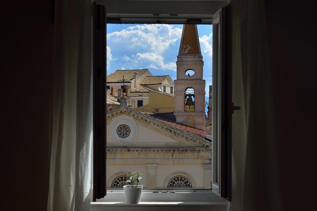 "San Giacomo Square Apt." In The Heart Of Old Town Corfu  Екстериор снимка